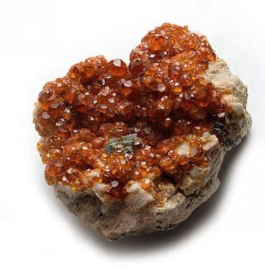 Интересные факты о минералах Александрит – камень-хамелеон